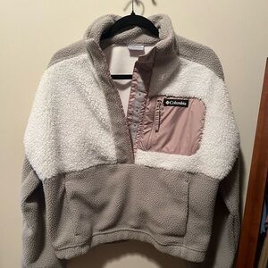 Columbia Women's Fleece Jacket in Gray and White